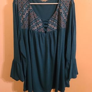 4X Top with bell sleeves